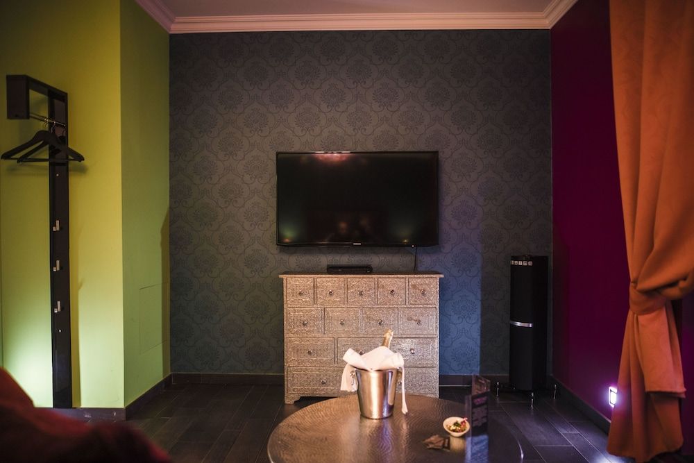 Verone Rocourt Deluxe Suite, Hot Tub 44