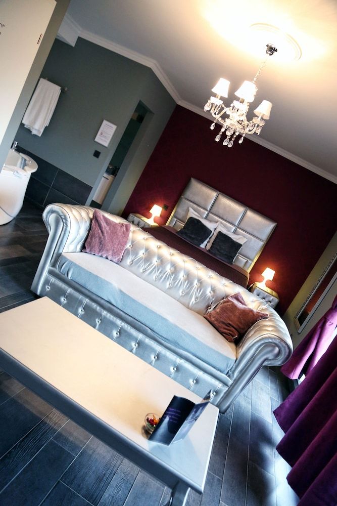 Verone Rocourt Deluxe Suite, Hot Tub 23