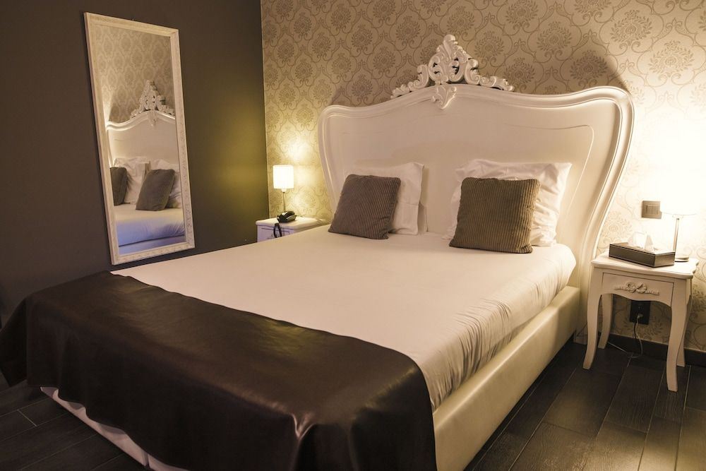 Verone Rocourt Classic Double Room 12