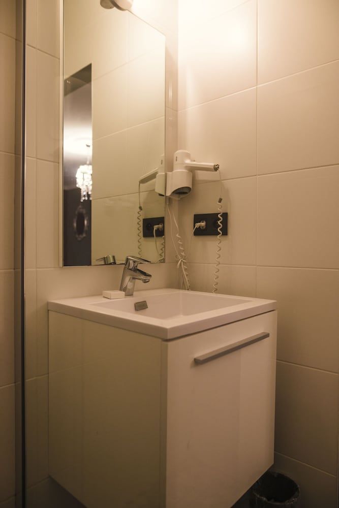 Verone Rocourt Deluxe Suite, Hot Tub 29