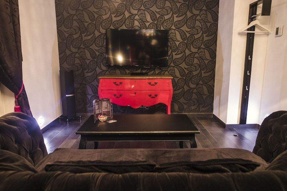 Verone Rocourt Deluxe Suite, Hot Tub 51