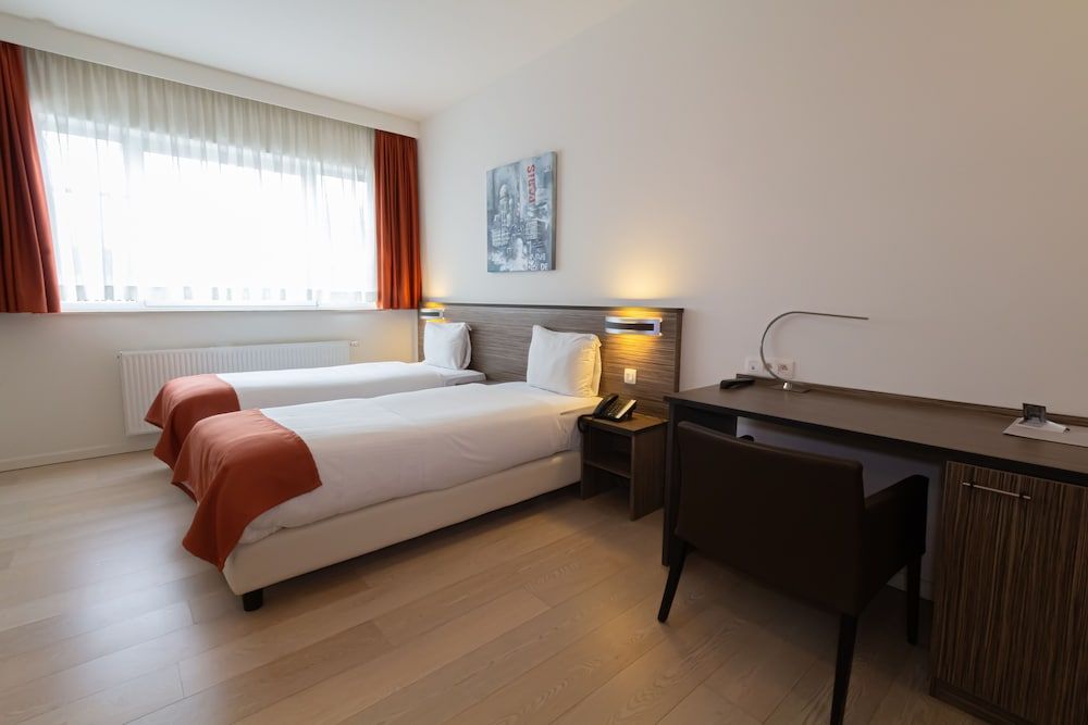 Hotel Taormina Brussels Airport Standard Twin Room, 2 Twin Beds, Non Smoking 3