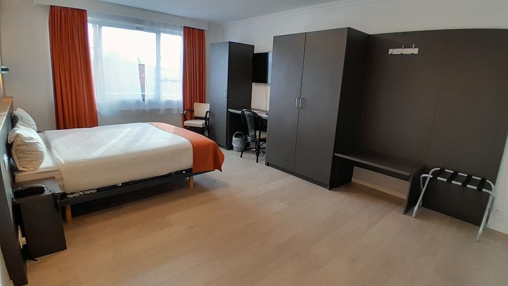 Hotel Taormina Brussels Airport Superior Double Room, 1 Queen Bed, Non Smoking 6