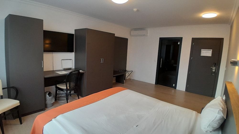 Hotel Taormina Brussels Airport Superior Double Room, 1 Queen Bed, Non Smoking 5