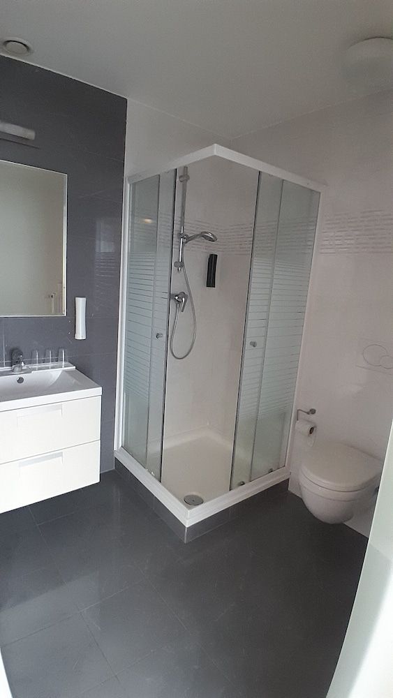 Hotel Taormina Brussels Airport Standard Quadruple Room, Multiple Beds, Non Smoking 11