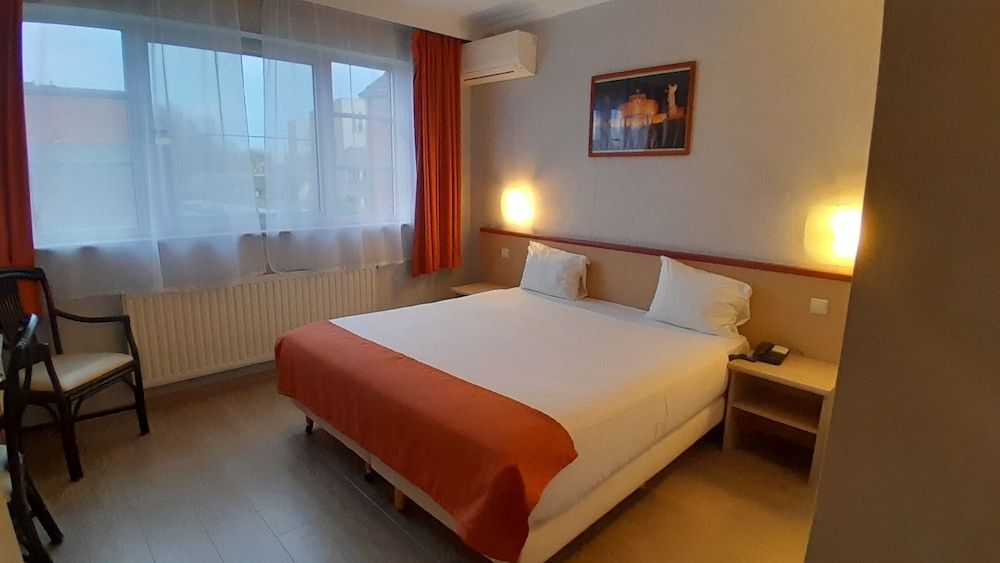 Hotel Taormina Brussels Airport Superior Double Room, 1 Queen Bed, Non Smoking 4