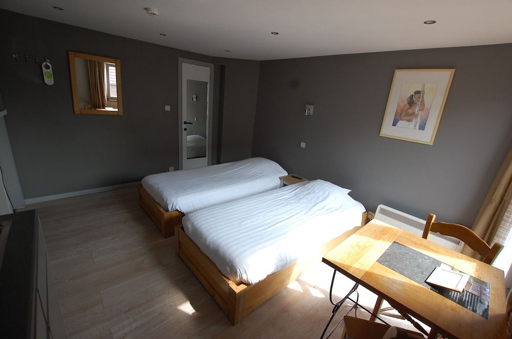 Room - 1 Twin, Patio
