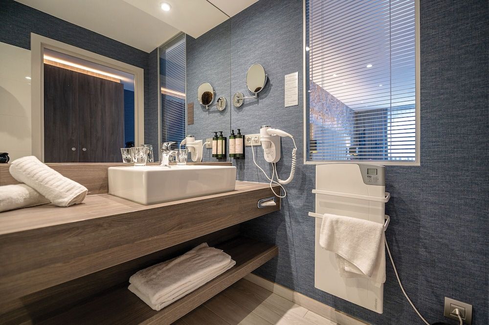 Van der Valk Hotel Liège Congrès Standard Room, 1 King Bed 4