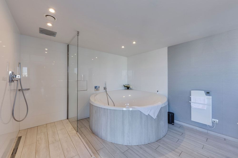 Van der Valk Hotel Liège Congrès Honeymoon Suite, 1 Bedroom 4