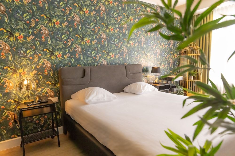 M Hotel - Different Hotels