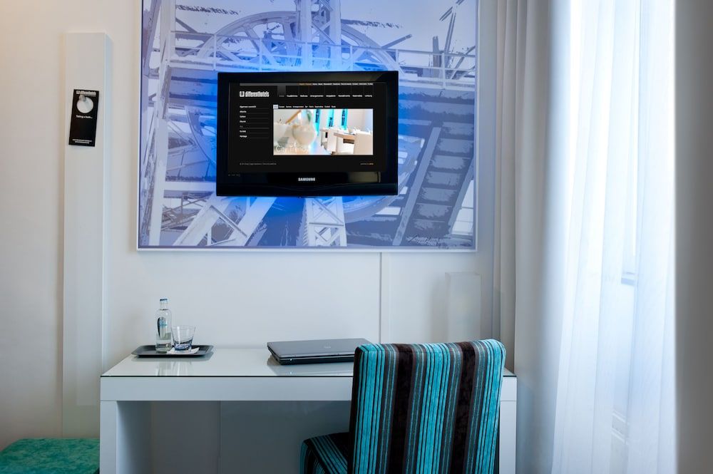 Hotel ECU - Different Hotels Deluxe Double Room 4