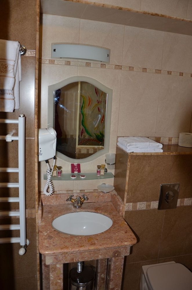 Boris Palace Boutique Hotel & Winery Suite 9