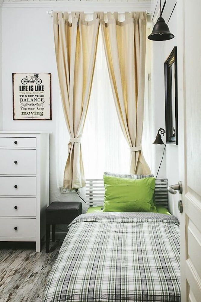 Single Room, Shared Bathroom
