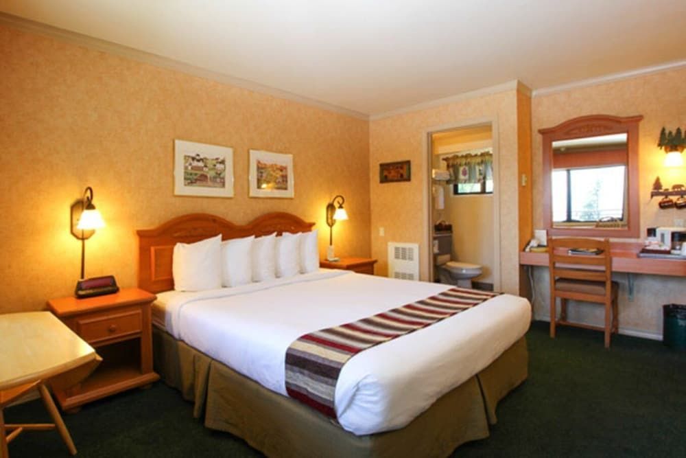 Standard Room, 1 King Bed