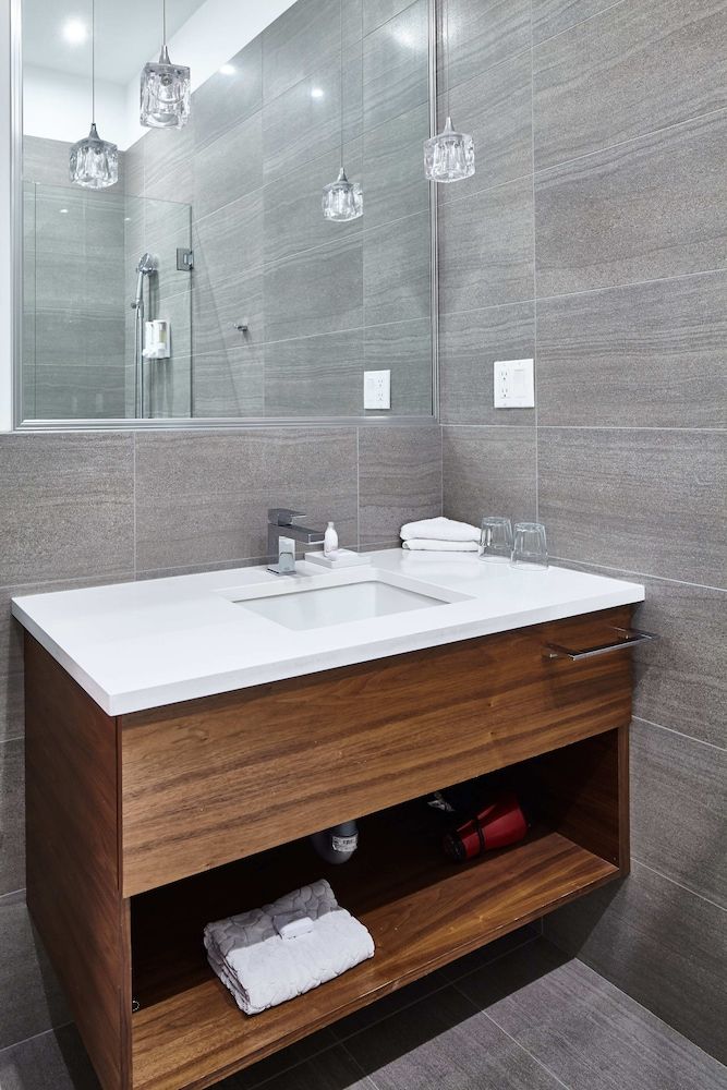 Victorian Hotel Legacy 2 Doubles 18