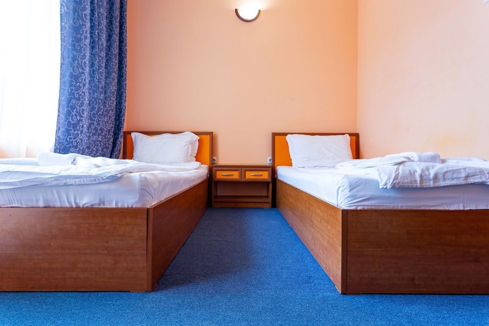 Family Hotel Jemelly Standard Double Room 2