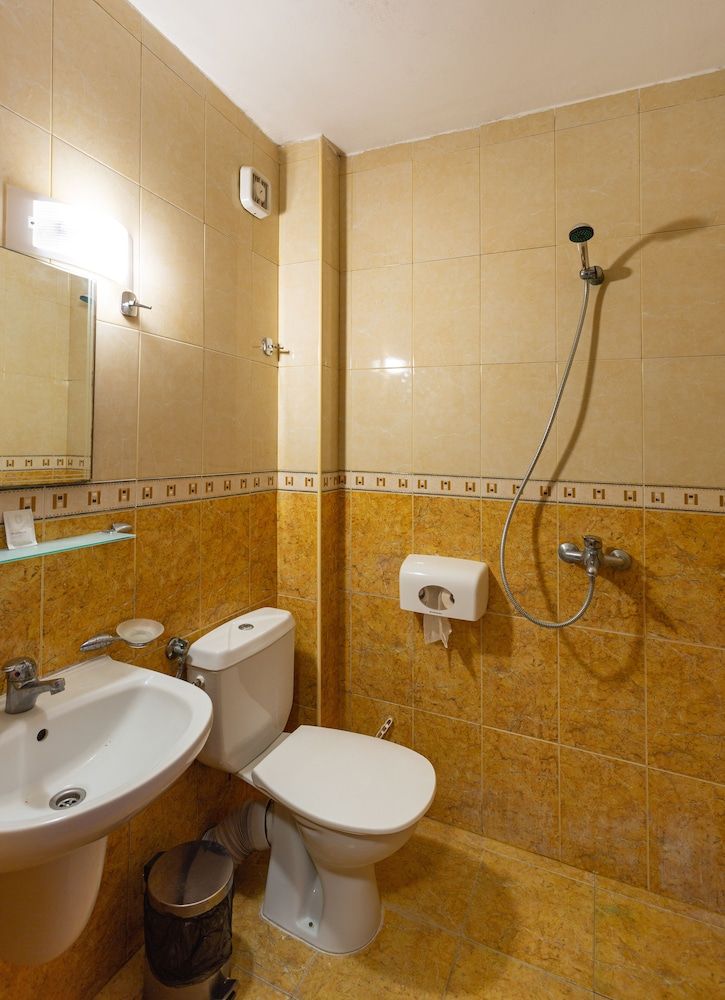 Family Hotel Jemelly Standard Double Room 18