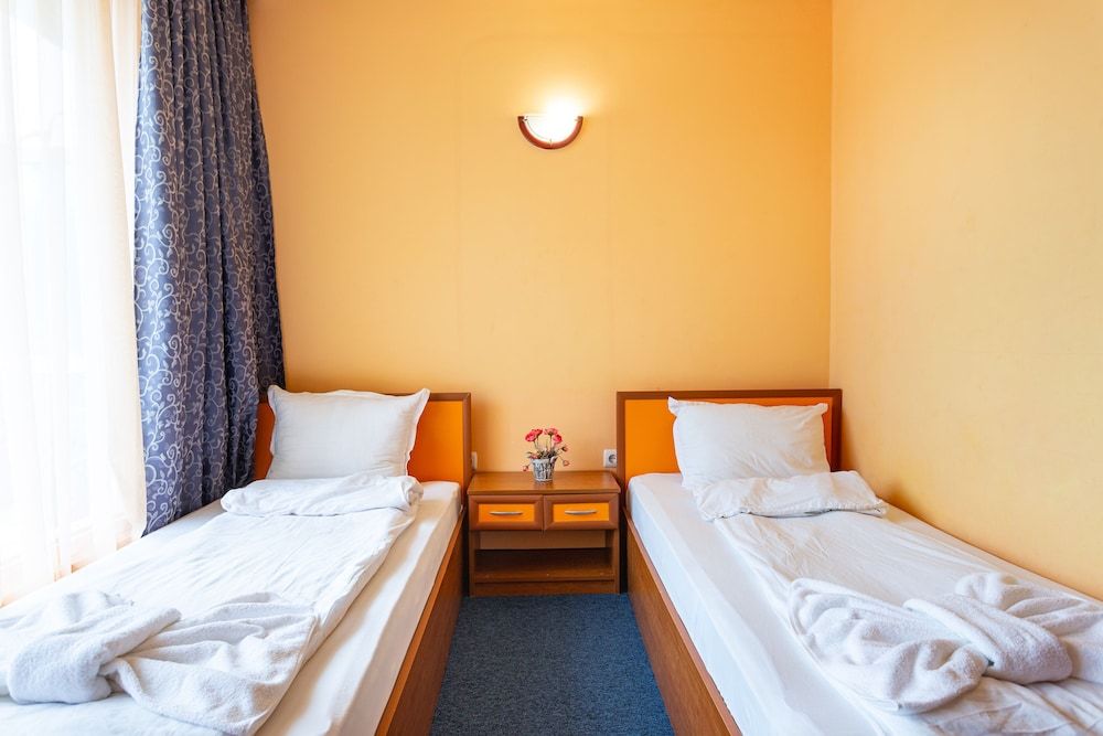 Family Hotel Jemelly Standard Double Room 3