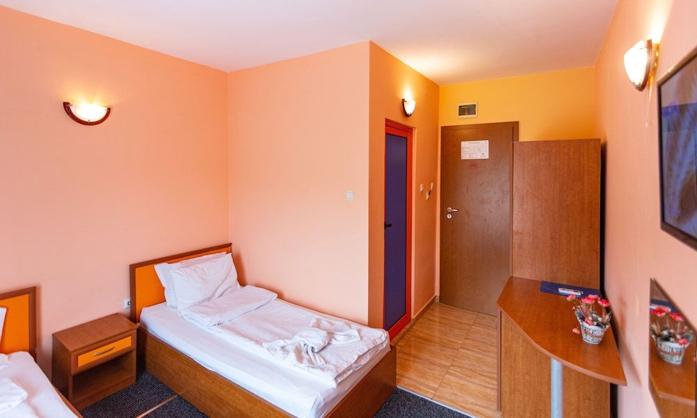 Family Hotel Jemelly Standard Double Room 10