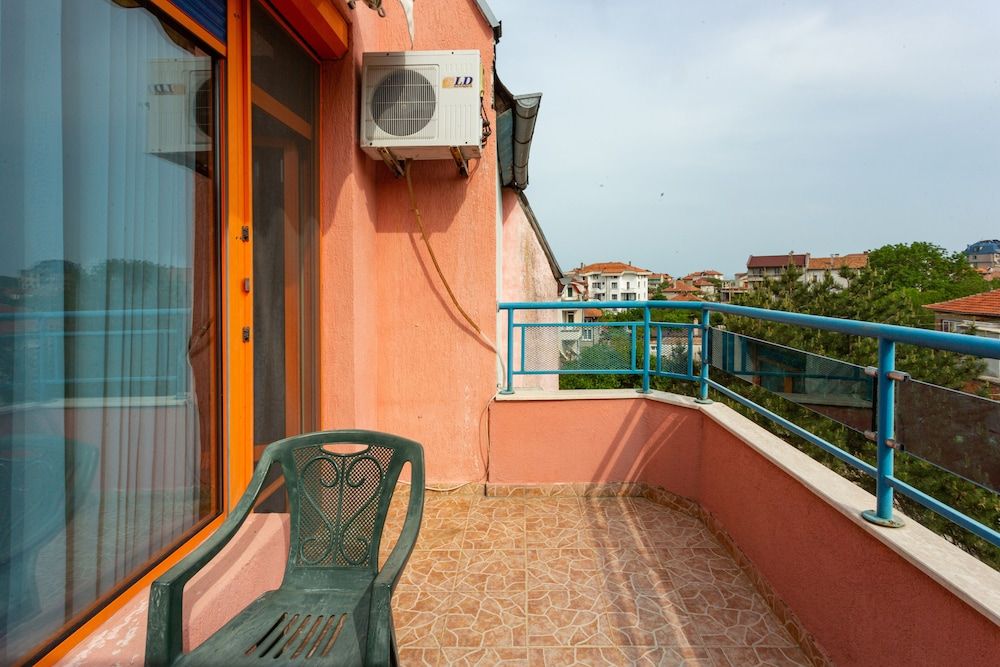 Family Hotel Jemelly Standard Double Room 12