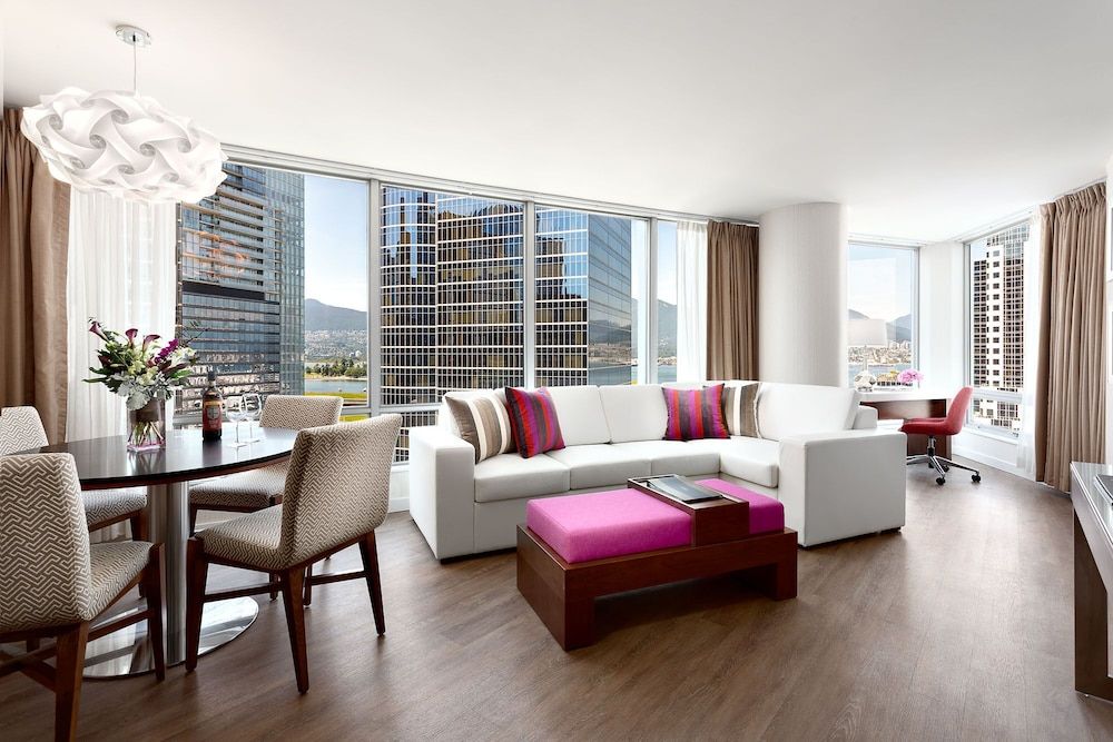 Auberge Vancouver Hotel