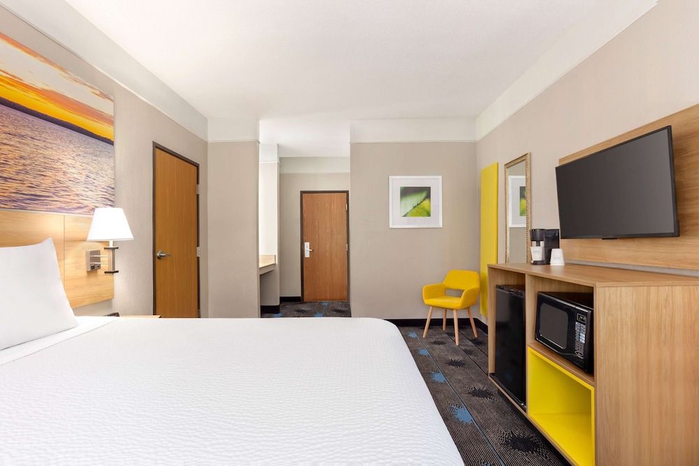 Studio Suite, 1 King Bed, Non Smoking