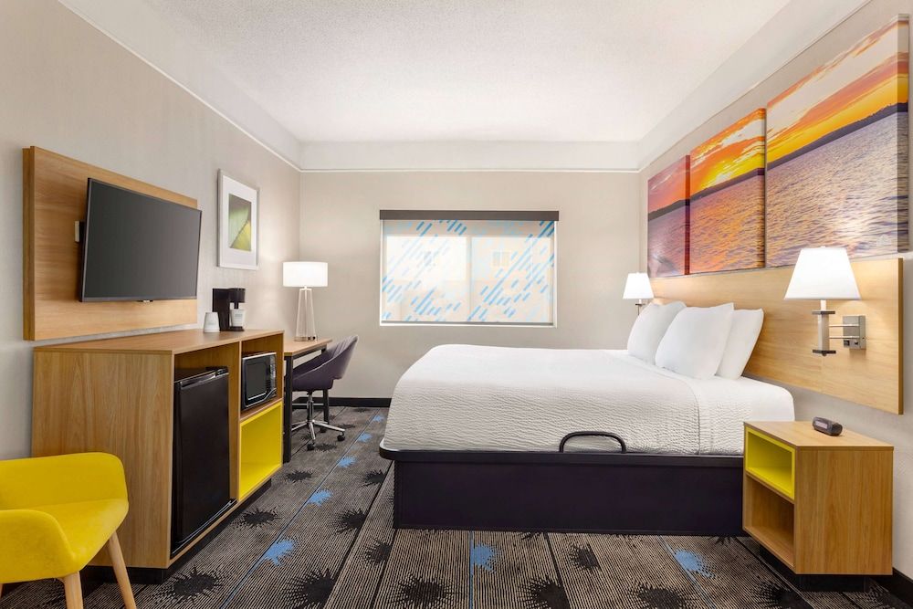 Standard Room, 1 King Bed