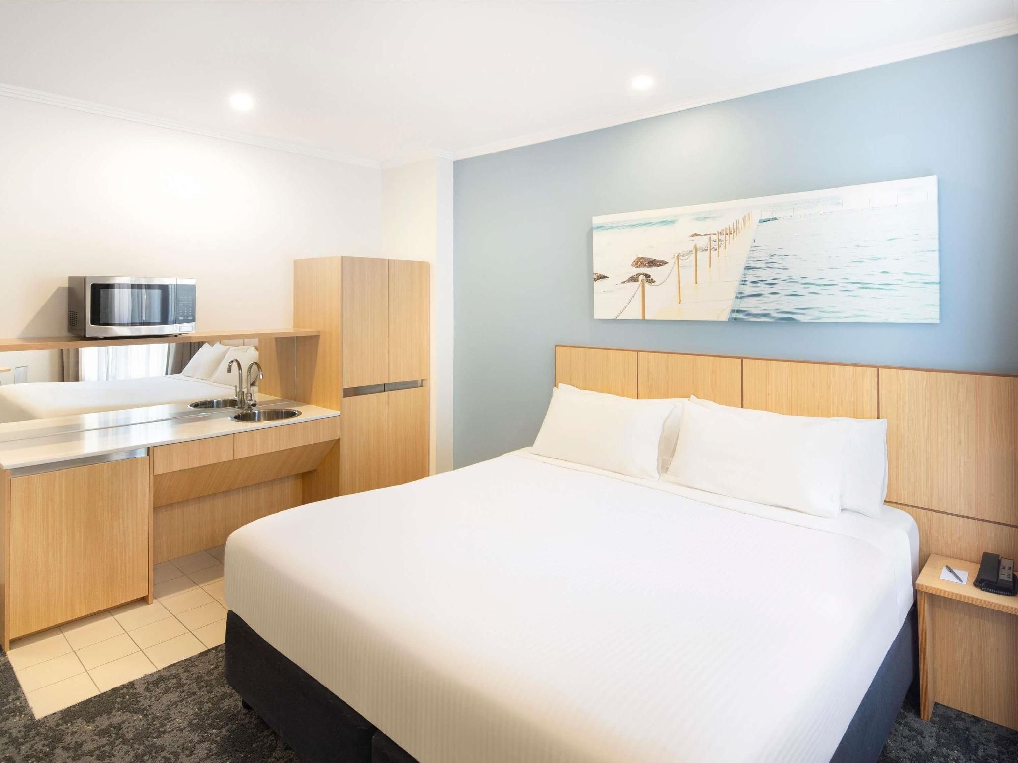 Standard Accessible Queen Room