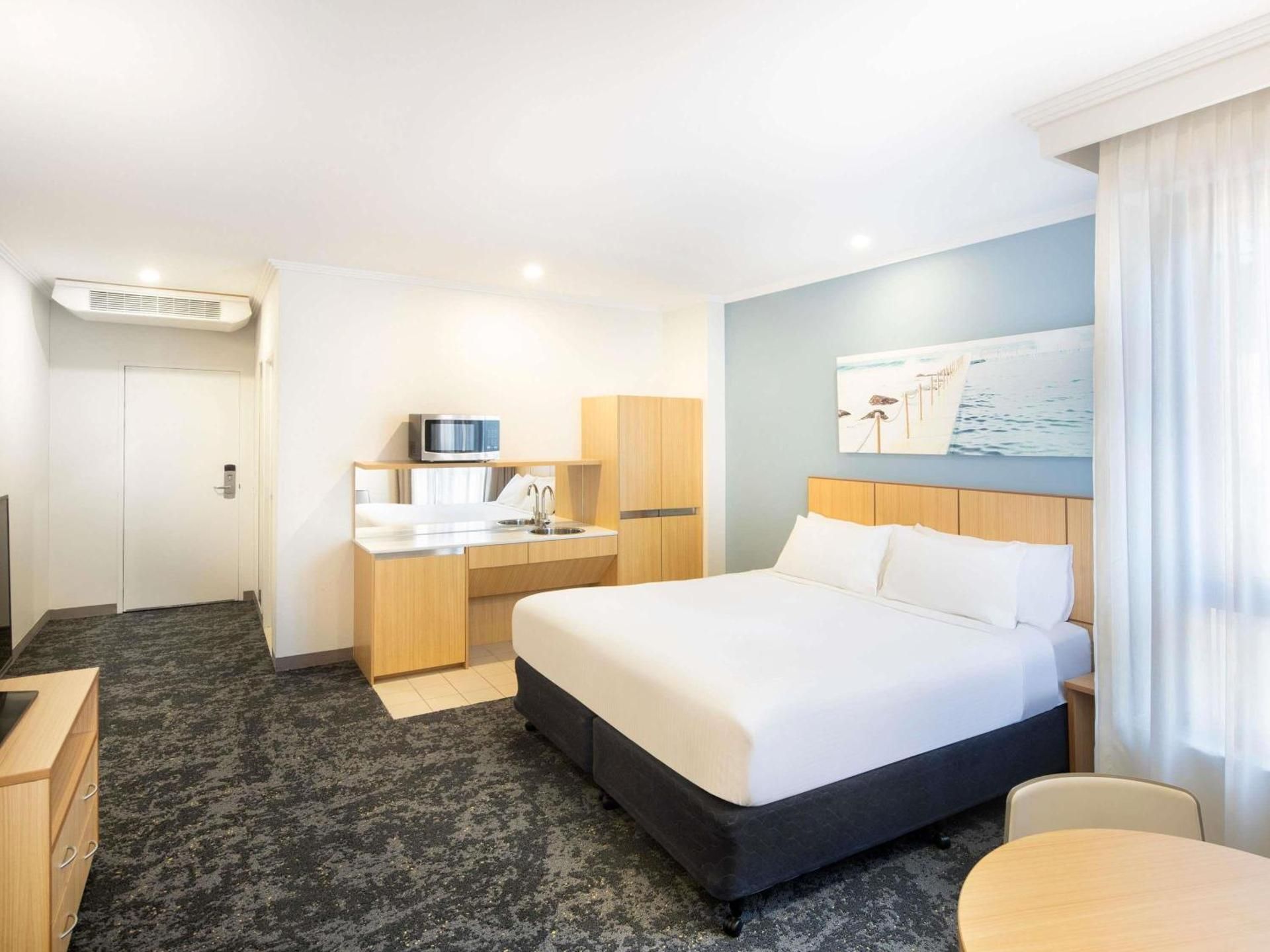 Standard Accessible Queen Room