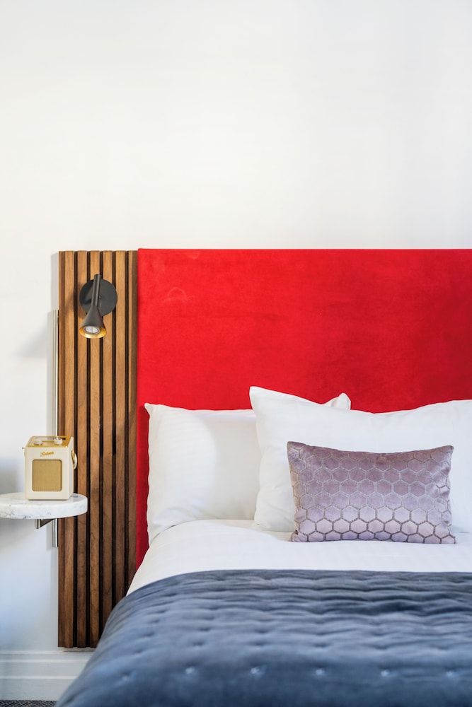 Berkeley Square Hotel