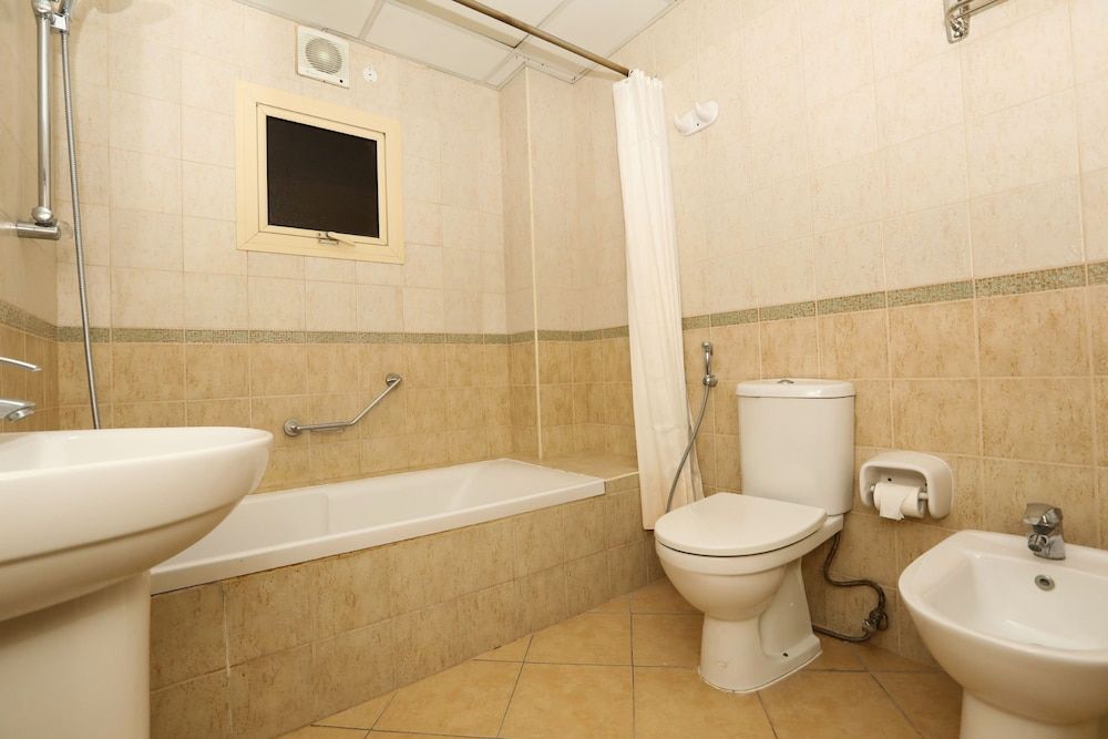 Sea Shell Hotel Deluxe King Room 4