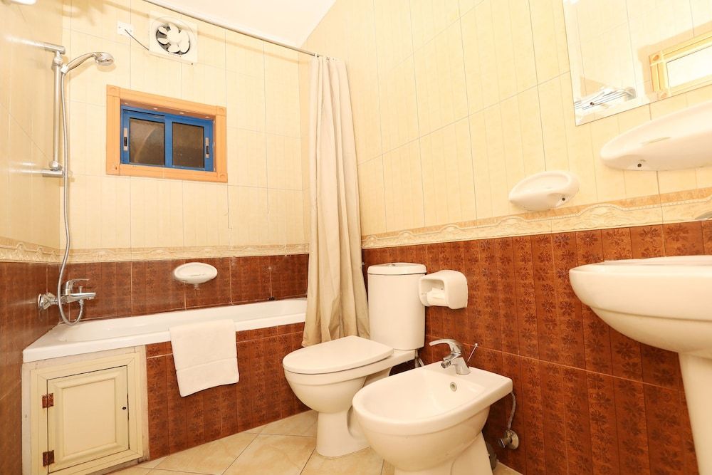 Sea Shell Hotel Standard Room 5
