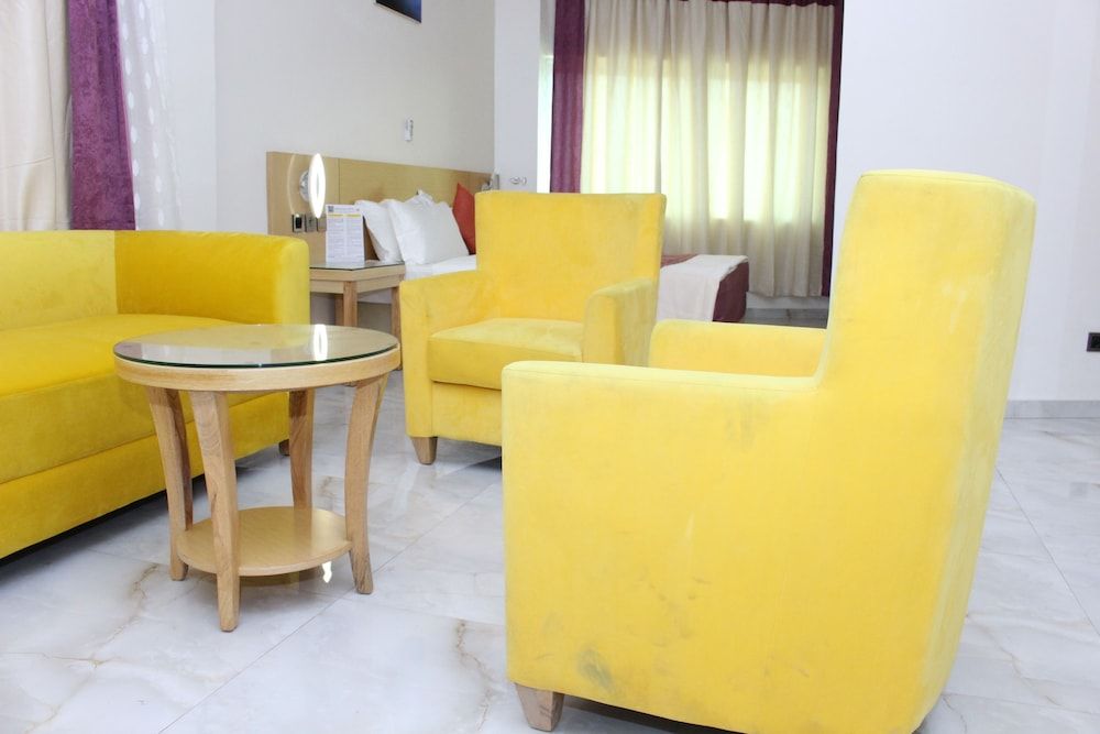 Paradisia Hotel Standard Suite 3