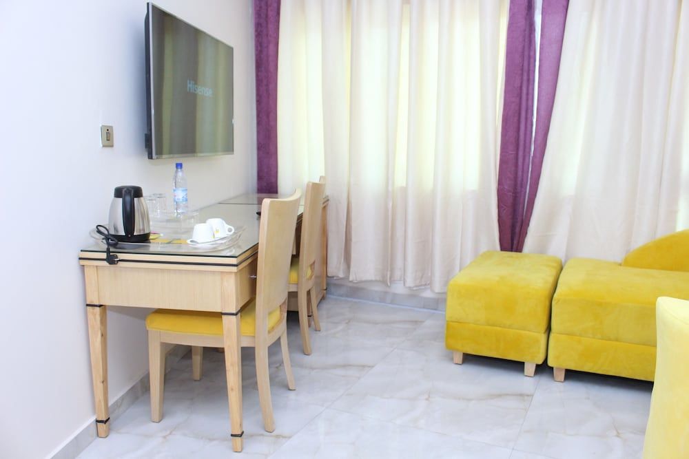 Paradisia Hotel Standard Suite 4