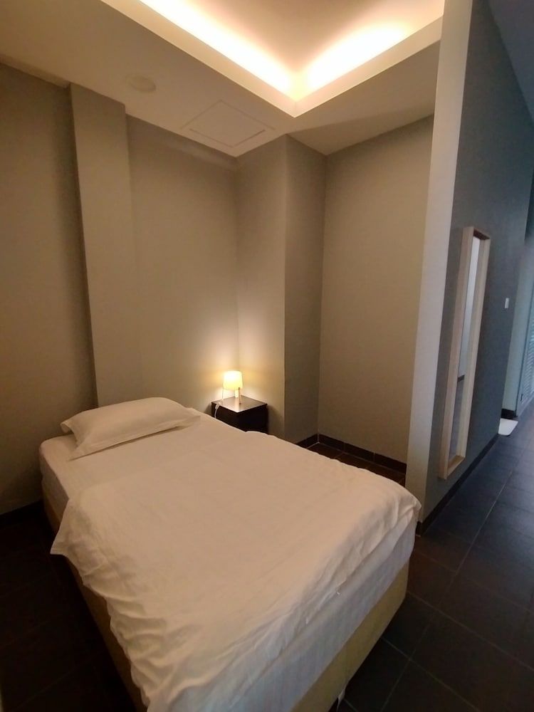 Telanai16 Lodge Family Studio, Non Smoking, Hill View 2