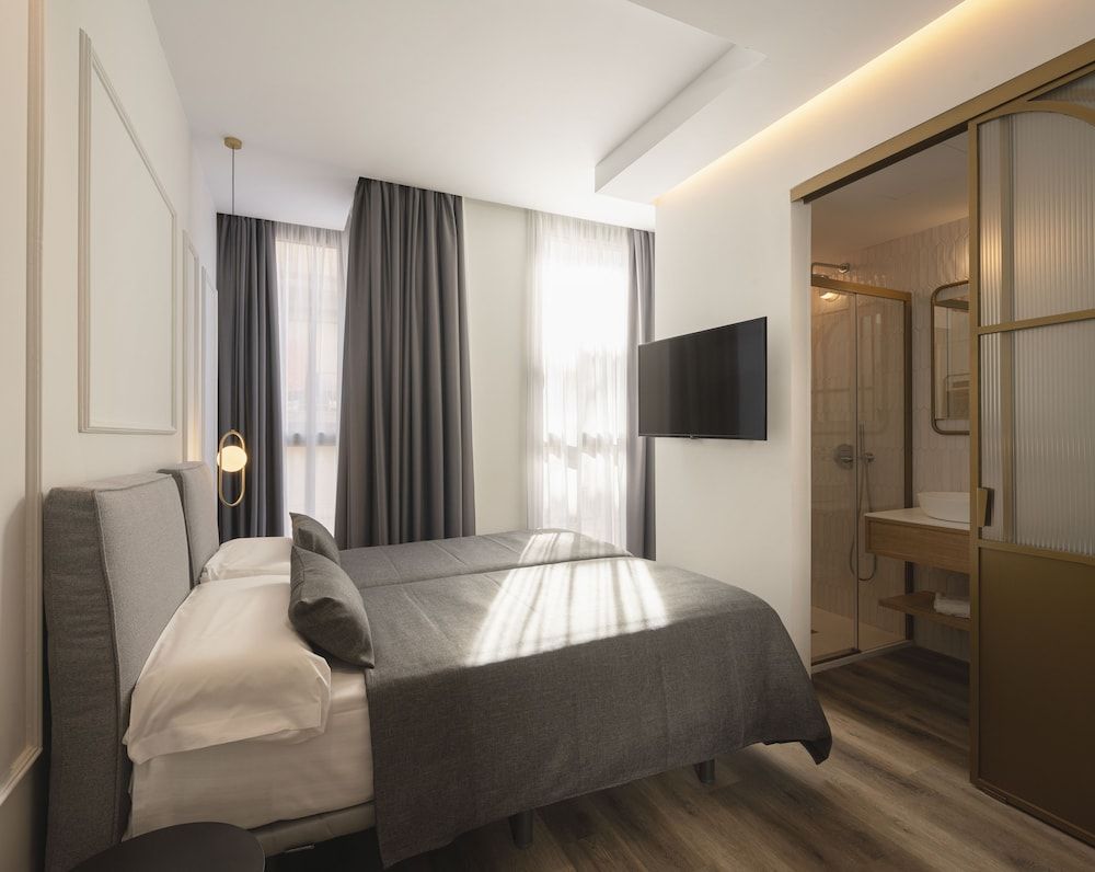 Hotel Conqueridor Economy Double Room (in the annex building) 6