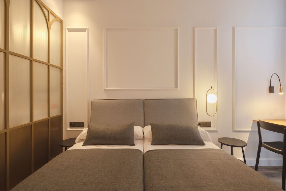 Hotel Conqueridor Economy Double Room (in the annex building) 3