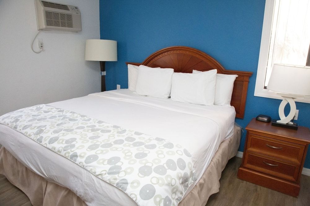 Dream Inn 2 Beds With Balcony 8