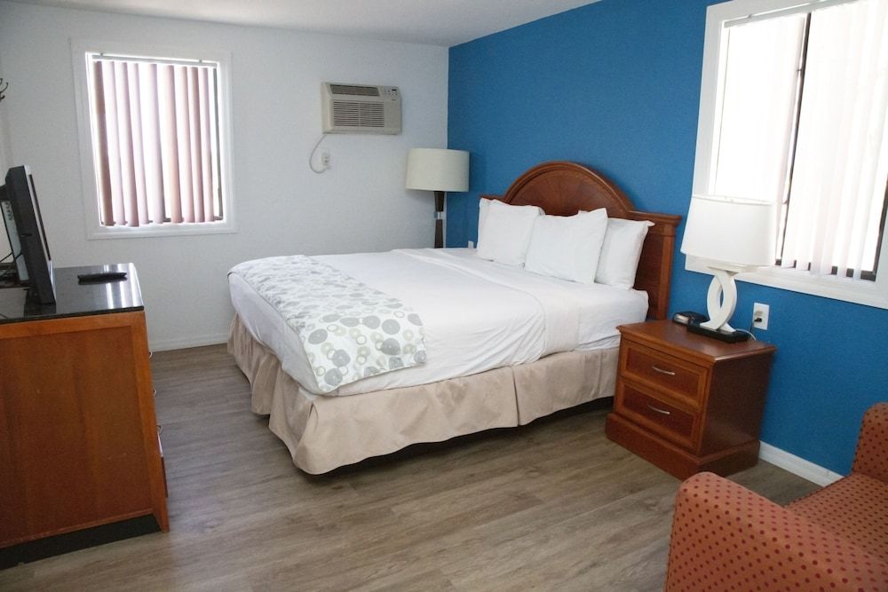 Dream Inn 2 Beds With Balcony 6