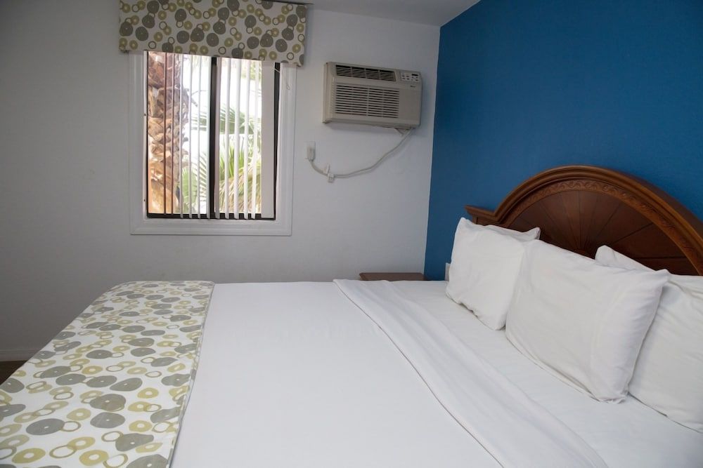 Dream Inn 2 Beds With Balcony 4
