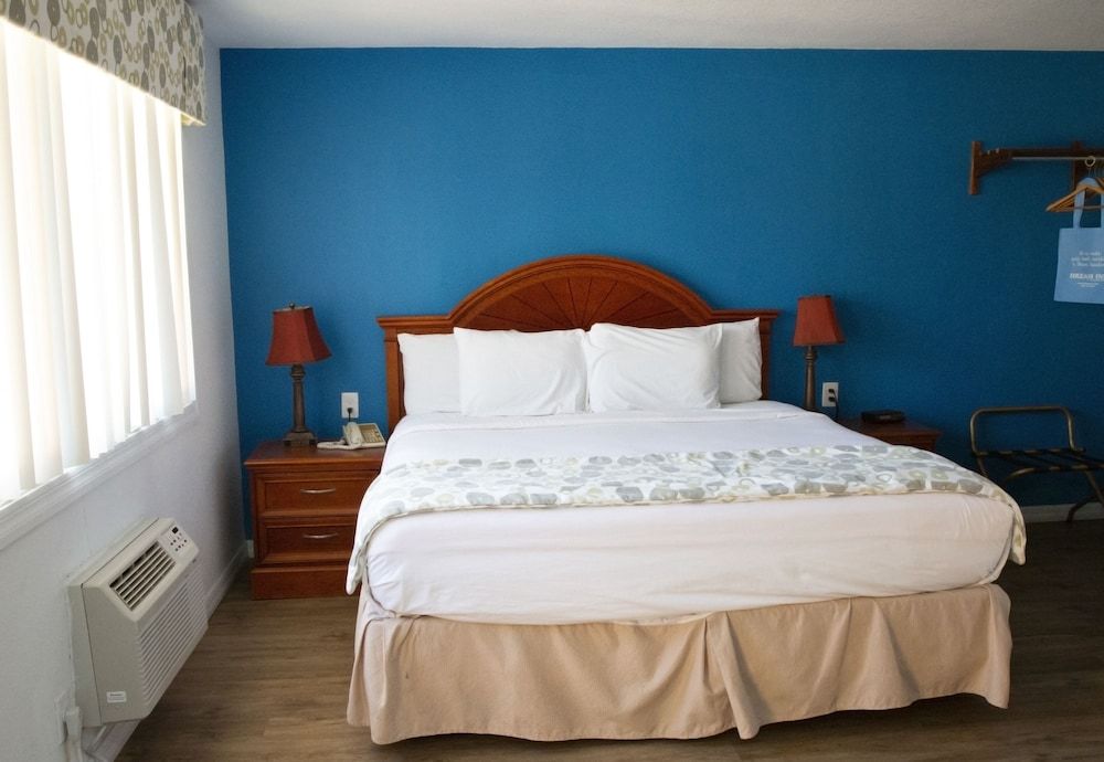 Dream Inn 2 Beds With Balcony 3