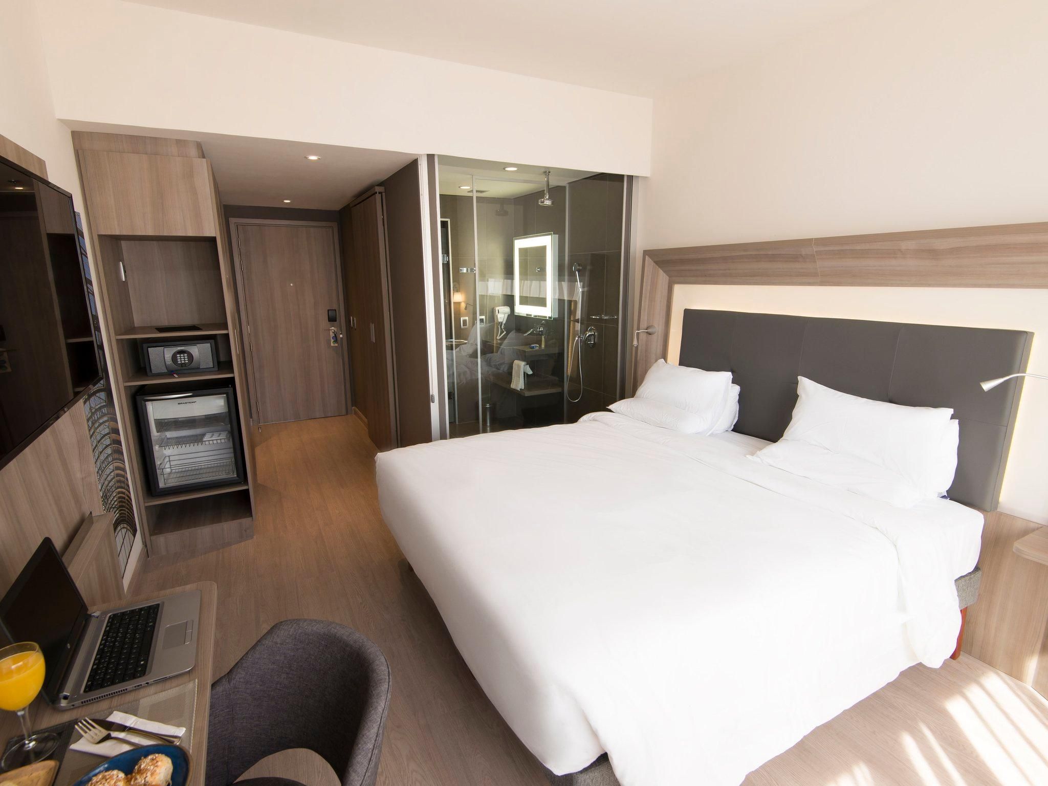 Deluxe Room - 1 double size bed