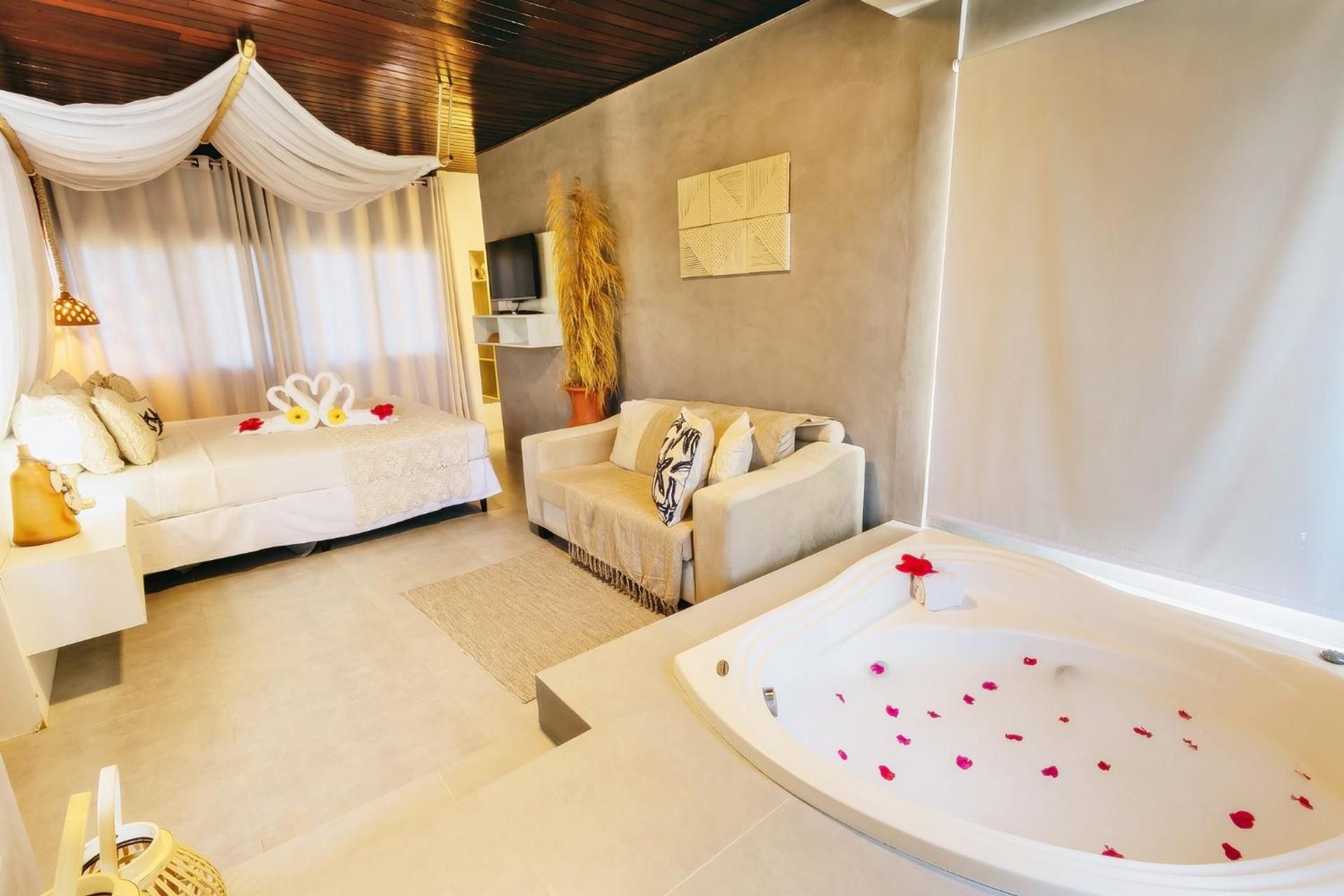 Queen Suite with Spa Bath