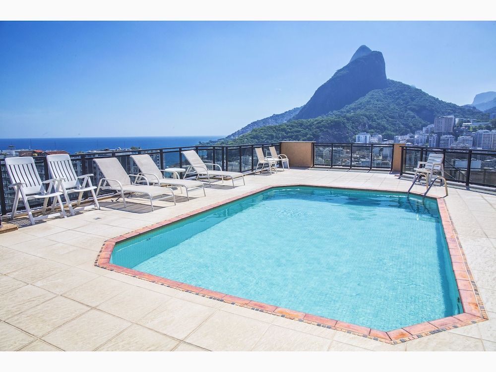 undefined Jump in Bed Leblon 4