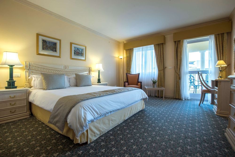 Radisson Blu Le Vendome Hotel Family Room 5