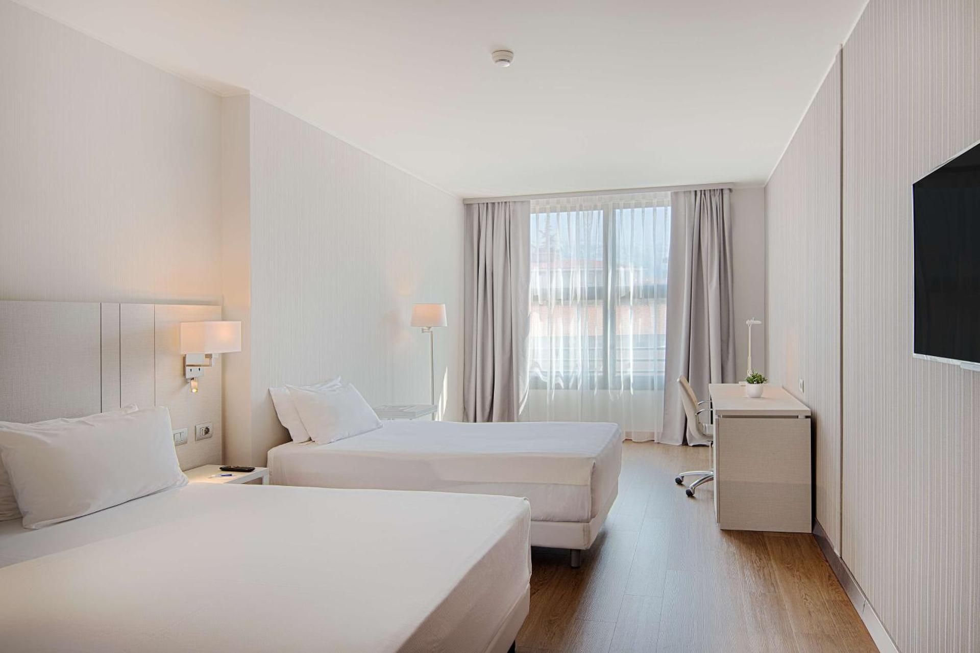 NH Lecco Pontevecchio Family Room (2 Adults + 2 Children)