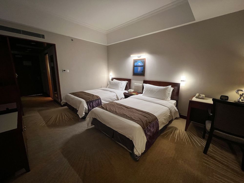 Baolong Hotel Shanghai Superior Twin Room 2