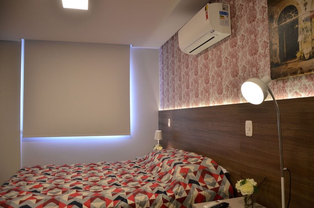 Apartment (402)