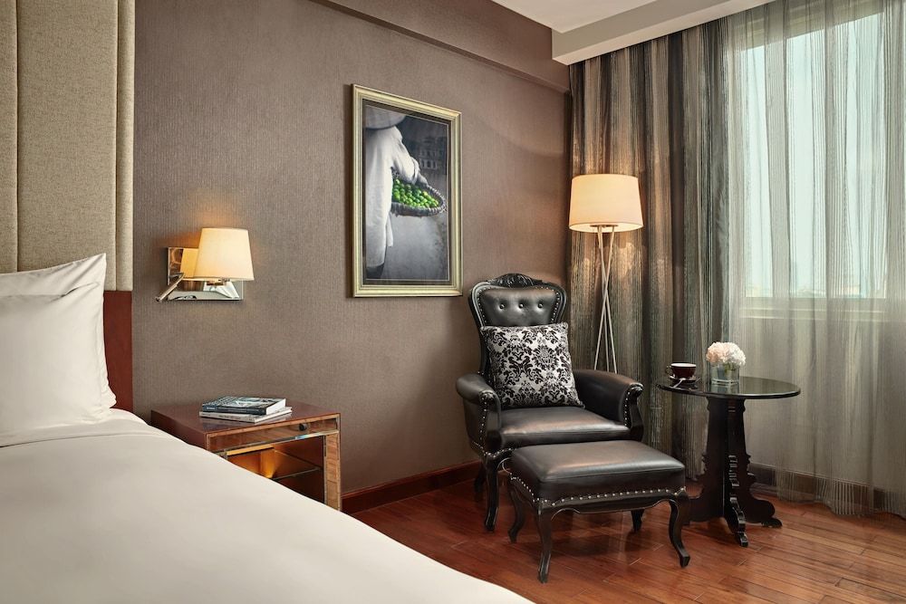 Movenpick Hotel Hanoi Centre Premium Room, 1 King Bed (Complimentary Daily Chocolate Hour) 4
