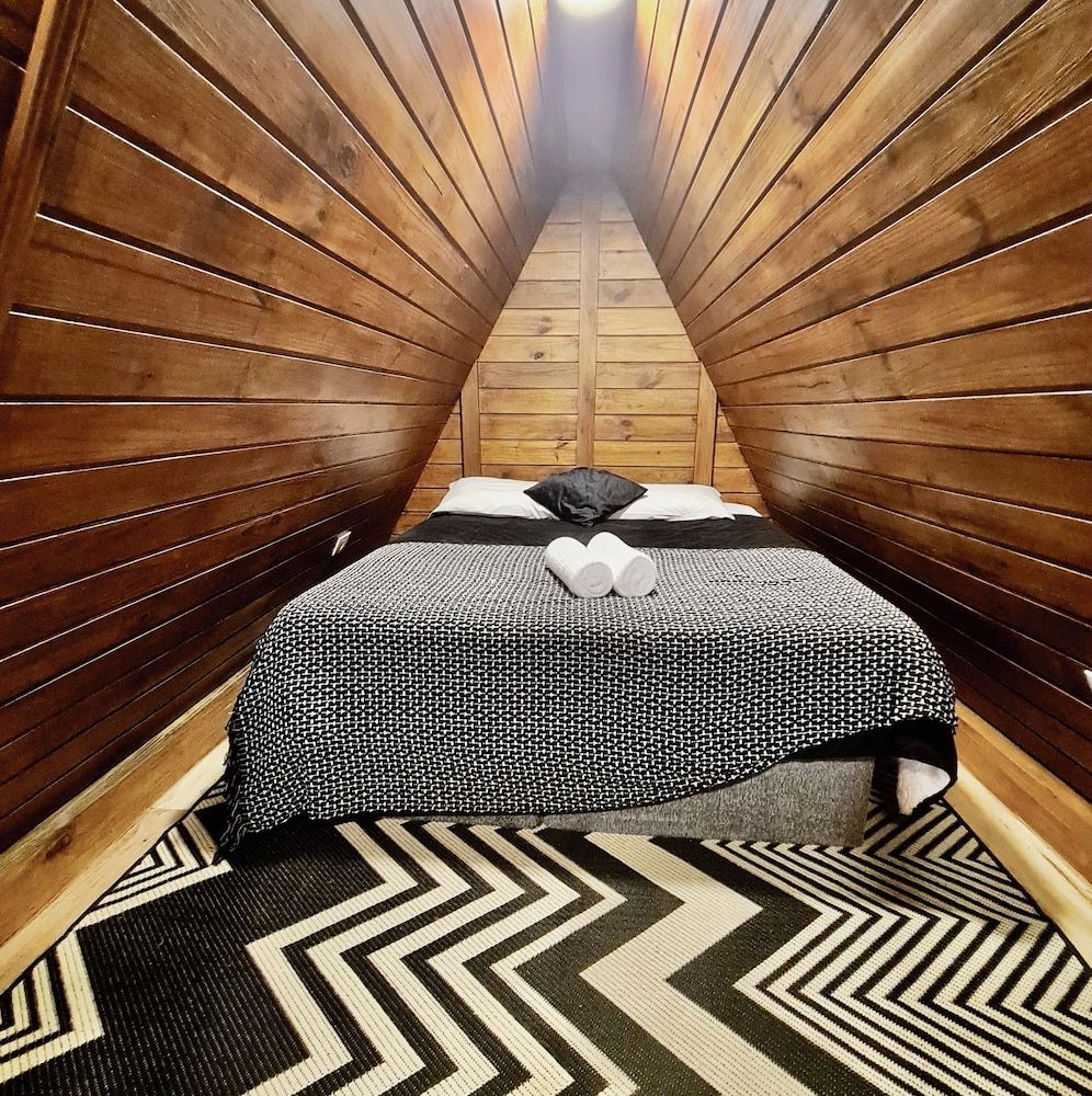 Deluxe Cabin, Hot Tub, Garden Area